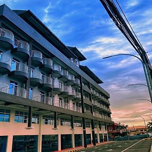 Wing Tat Grand Hotel